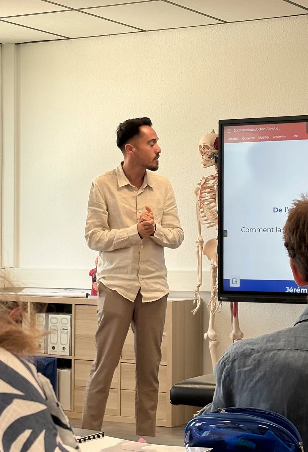Jérémie Hanrival lors d’une formation à l’Institut Européen de Kinésiologie